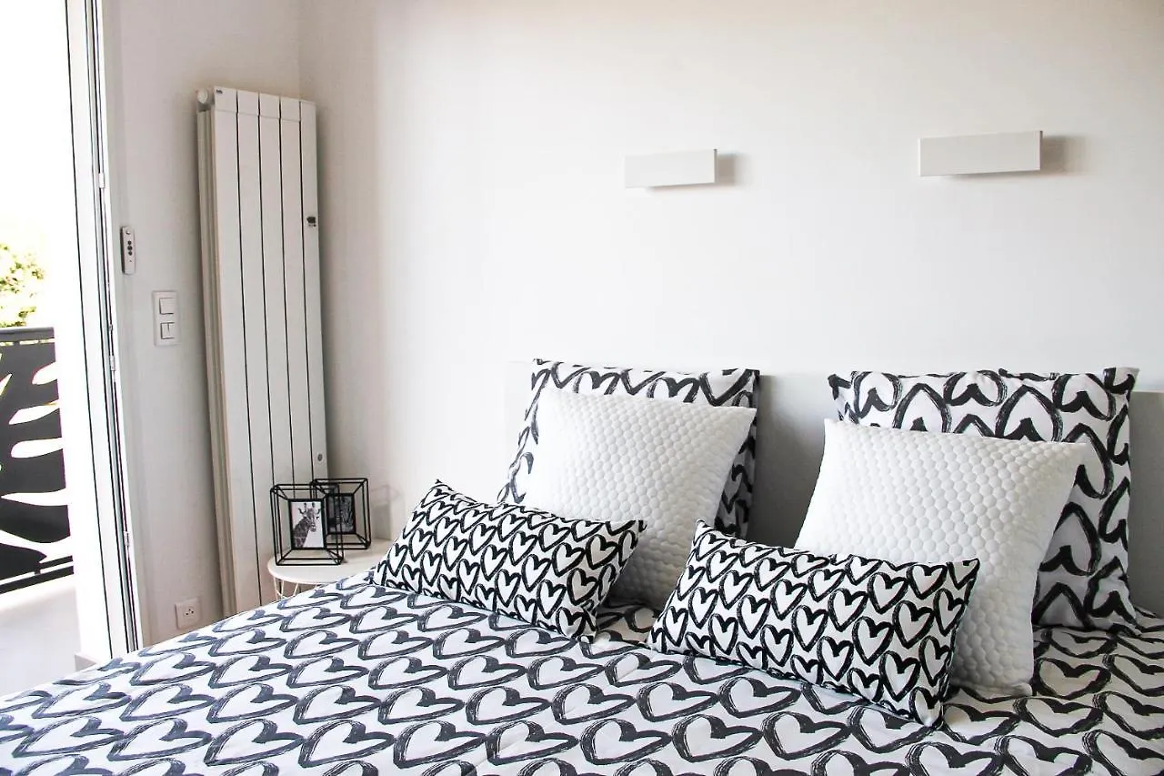 Grand T1 Moderne Jardin Pres De Cdg Apartment Le Thillay France
